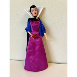 Signature Disney Snow White Evil Queen Doll Cape Villain 2014 Mattel